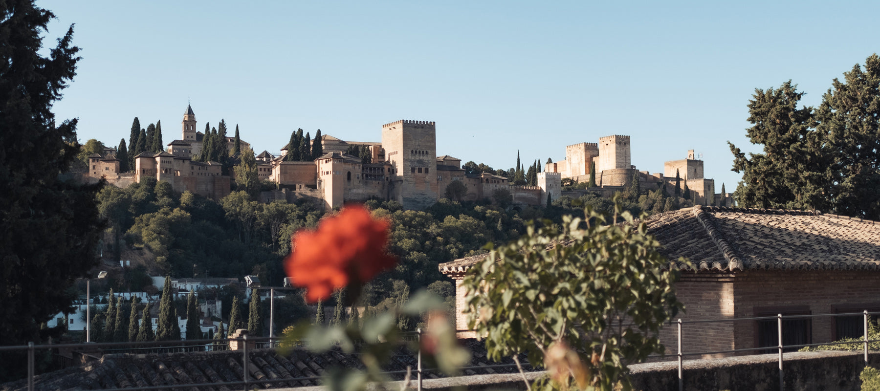 Guía de viaje de Granada, Le Periplo Weekender, recomendaciones para una escapada a Granada, Viaja a Andalucía, España, Viaja a Granada, Recomendaciones sobre gastronomía y barrios en Granada, La Alhambra de Granada, Guía recorrido. Guía de viaje Granada, Guía de Granada